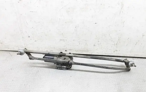 Renault Master II Front wiper linkage and motor