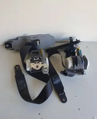 Ford Fiesta Set of seat belts 8v51a61295ck 8v51a61294ck