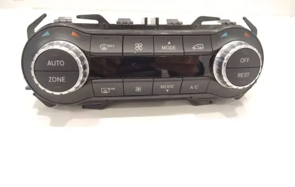Mercedes-Benz GLA W156 Climate control unit A2469002408 A2469010805 5HB010448