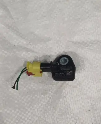 Volkswagen PASSAT B8 Airbag deployment crash/impact sensor 3Q0959351 001153466