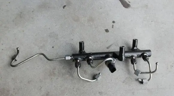 Citroen C5 Fuel main line pipe 9681909680