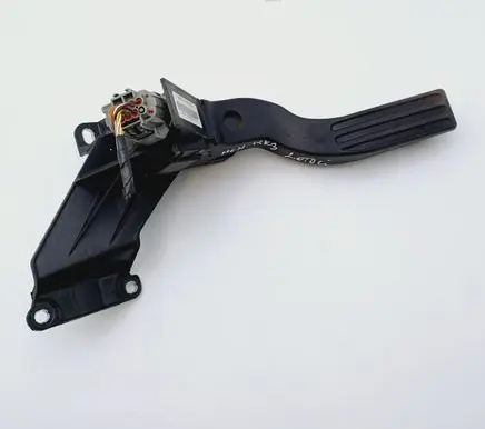 Ford Mondeo Mk III Accelerator throttle pedal 2S719F836DA