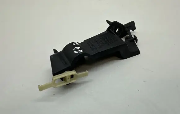 Audi A4 S4 B8 8K Front bumper mounting bracket 8K0807284