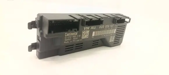 Audi Q3 8U Tailgate/trunk control unit/module 8U0959107