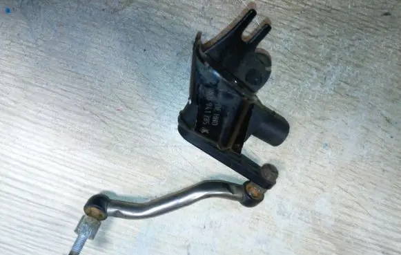Headlight/headlamp level sensor