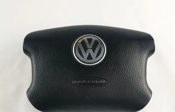 Volkswagen Golf IV Steering wheel airbag 3B0880201BM 3B0880201 137705101