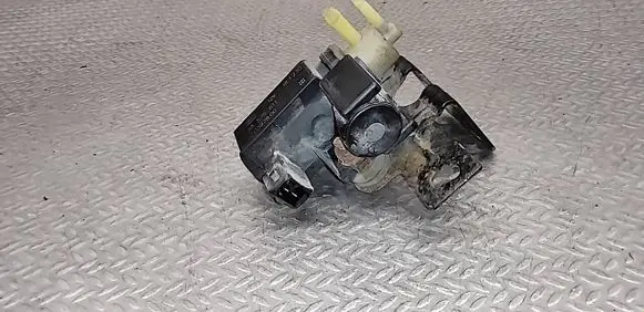 Opel Insignia A Turbo solenoid valve 55575611