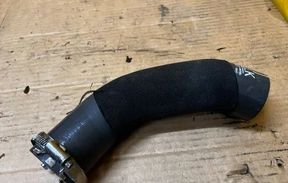 Audi SQ7 Intercooler hose/pipe 4M0145738T
