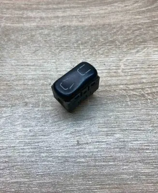 Mercedes-Benz Vito Viano W638 Electric window control switch 004611826
