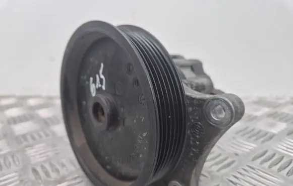 Mercedes-Benz SLK R172 Power steering pump A0064664301 7693955160