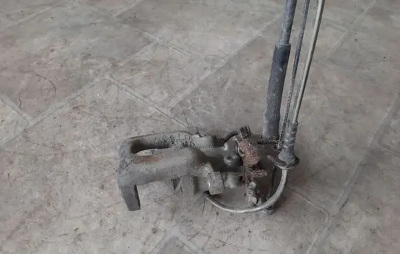 Volkswagen Caddy Rear brake caliper