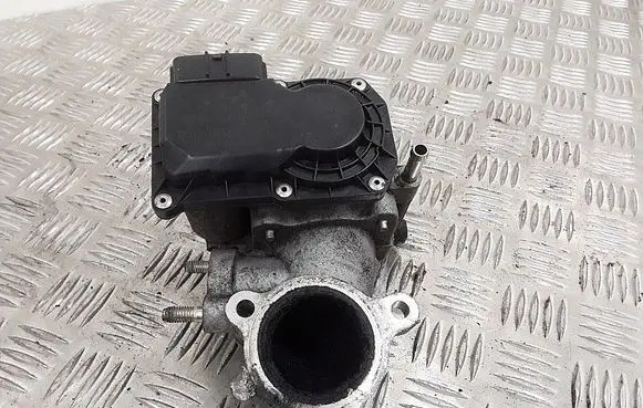 Mazda 3 II Throttle valve r2aa136b0 k4238
