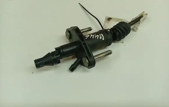 Opel Vectra C Clutch master cylinder 24412670