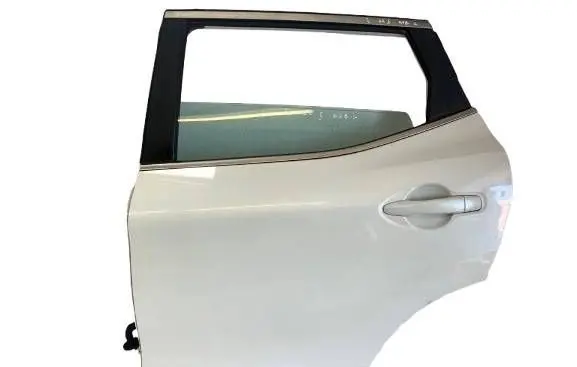 Nissan Qashqai Rear door