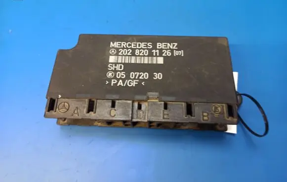 Mercedes-Benz C W202 Comfort/convenience module 2028201126 05072030