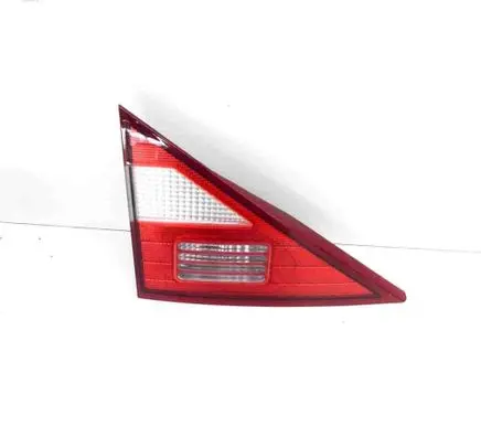 Tailgate rear/tail lights