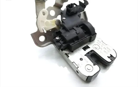Audi A3 S3 8P Tailgate/trunk/boot lock/catch/latch 8K9827505A