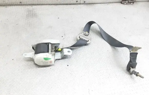 Nissan Pathfinder R51 Front seatbelt 7P1350P