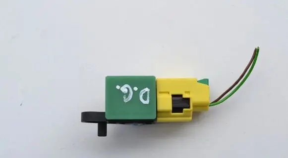 Volkswagen PASSAT B7 Airbag deployment crash/impact sensor 8K0973323