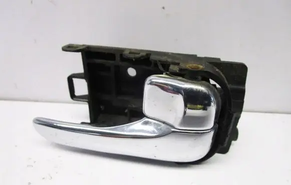 Nissan Primera Rear door interior handle