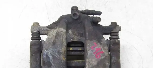 Honda CR-V Front brake caliper