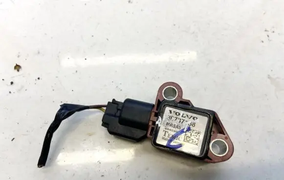 Volvo V50 Airbag deployment crash/impact sensor 30737138 8840a6
