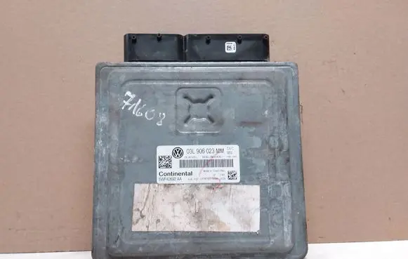 Volkswagen Golf VI Engine control unit/module 03L906023MM 5WP42692AA