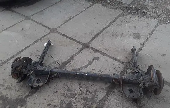 Renault Trafic III (X82) Rear axle beam 