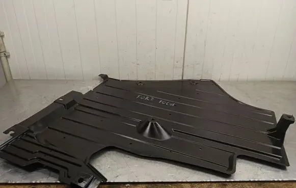 Ford Focus Front underbody cover/under tray JX6B9D183BB R4ZQA