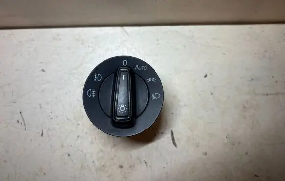 Skoda Octavia Mk3 (5E) Light switch 5E0941431D