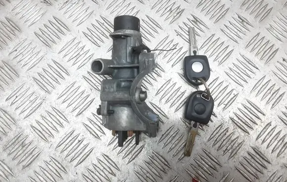 Volkswagen PASSAT B5 Ignition lock 4B0905851