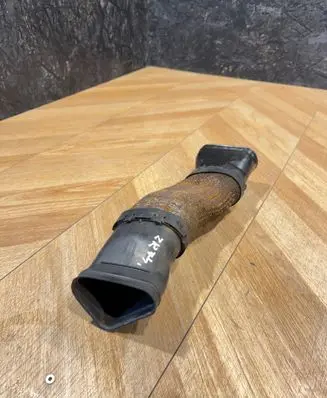 Mercedes-Benz E W211 Air intake duct part A6420944997 1020591
