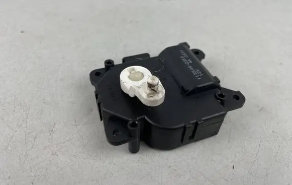 Subaru Outback Air flap motor/actuator 1138002350