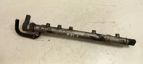 Mercedes-Benz A W169 Fuel main line pipe A6400702395 6400702395 6110780449