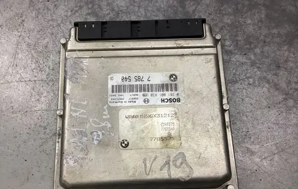 BMW 5 E39 Engine control unit/module 7785595 0281001830 7785540