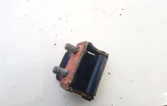 Tailgate/trunk/boot hinge