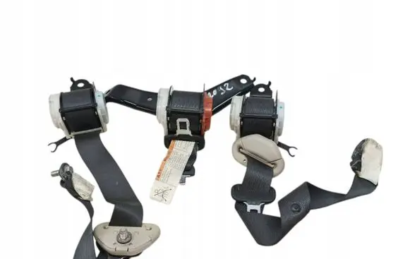Subaru Legacy Front seatbelt