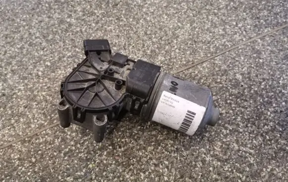 Renault Modus Wiper motor 0390241777