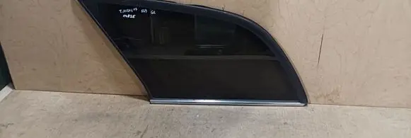 Toyota Avensis T250 Rear side window AS3