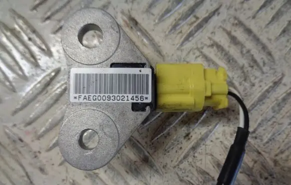 Nissan Qashqai+2 Airbag deployment crash/impact sensor FAEG0093021456