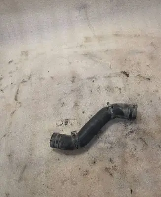 Mitsubishi Pajero Engine coolant pipe/hose 