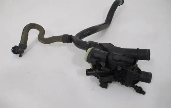 Peugeot Expert Thermostat/thermostat housing 9804160380