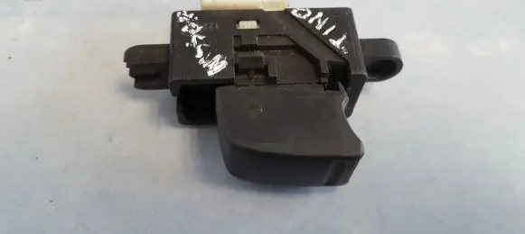 Nissan Almera Tino Electric window control switch