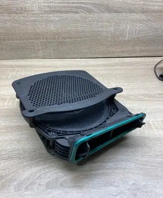 BMW 5 G30 G31 G38 Subwoofer speaker 9395861 A1908154