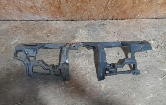 Volkswagen Golf VI Front bumper mounting bracket 5K0807724
