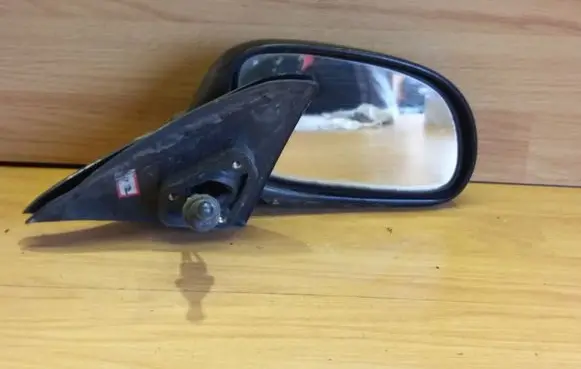 Hyundai Accent Manual wing mirror E4022061