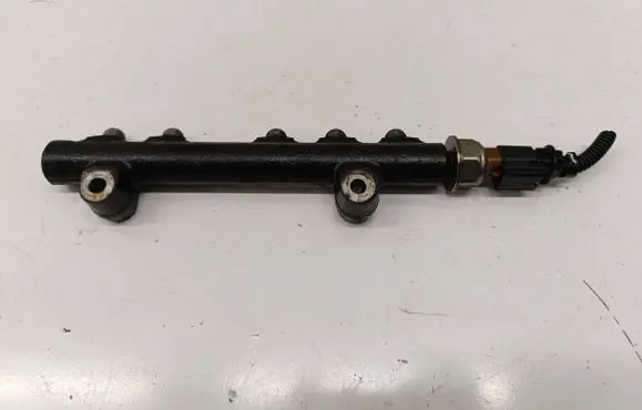 Opel Crossland X Fuel main line pipe 9804776780