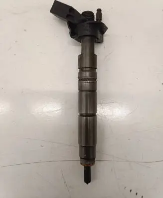 Mercedes-Benz E A207 Fuel injector A6420701187