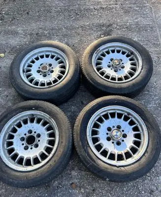 BMW 5 E28 R15 alloy rim 1124810