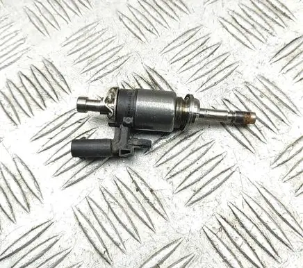 Volkswagen Golf VIII Fuel injector 04E906036AD